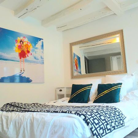 בורז'ה A La Grosse Armee - Dans Hotel Particulier, Hypercentre Avec Garage, Au Calme מראה חיצוני תמונה