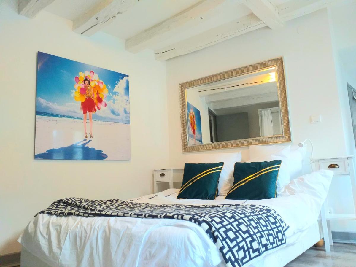 בורז'ה A La Grosse Armee - Dans Hotel Particulier, Hypercentre Avec Garage, Au Calme מראה חיצוני תמונה