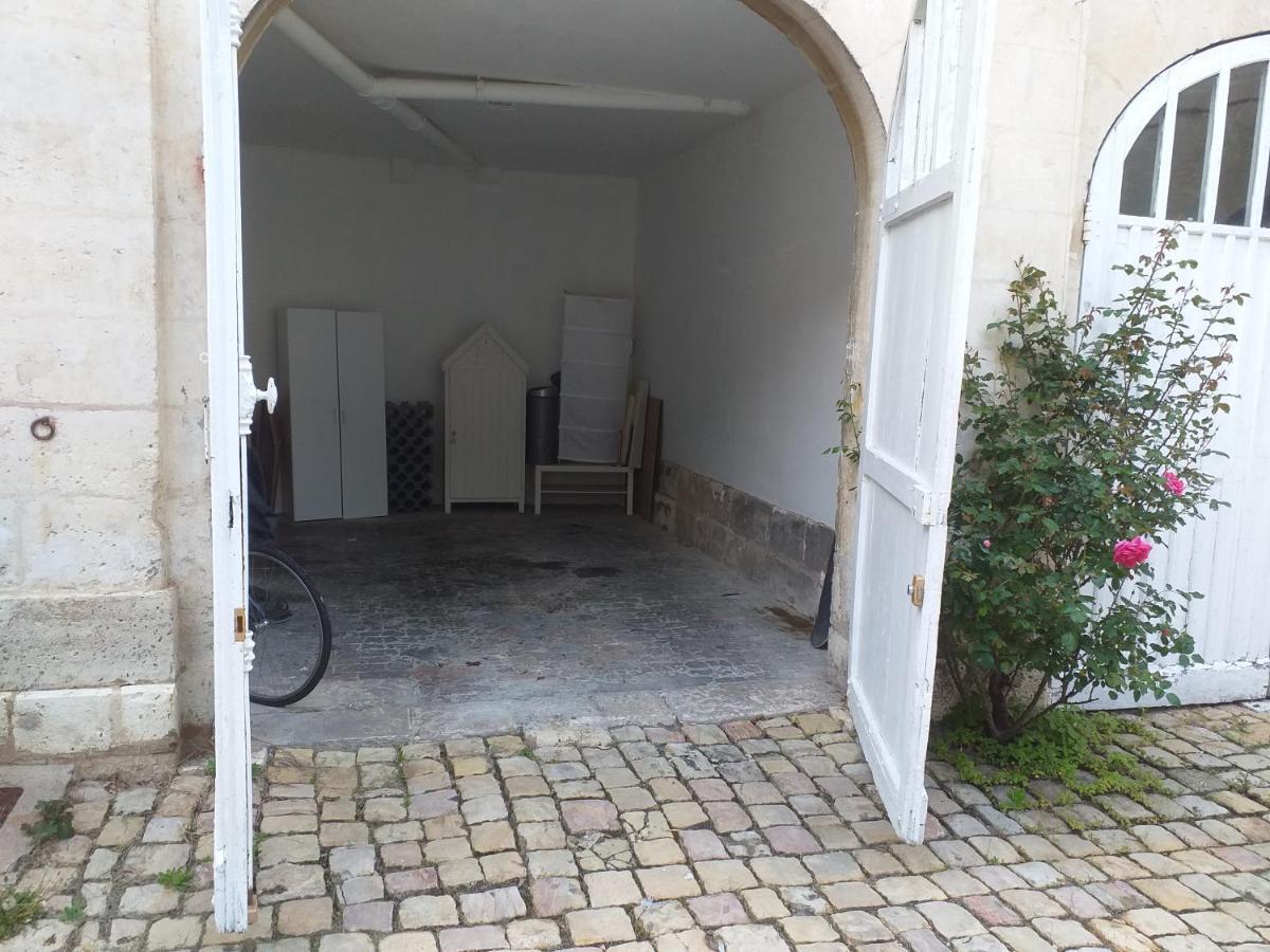 בורז'ה A La Grosse Armee - Dans Hotel Particulier, Hypercentre Avec Garage, Au Calme מראה חיצוני תמונה